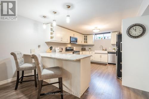 24 Sundance Crescent, Hamilton, ON - Indoor Photo Showing Kitchen