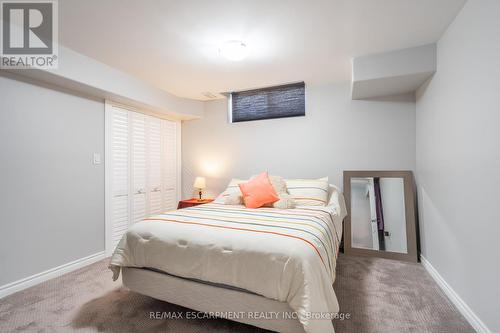 24 Sundance Crescent, Hamilton, ON - Indoor Photo Showing Bedroom