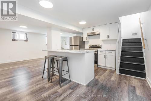 19 Agnes Street, Barrie, ON - Indoor Photo Showing Kitchen With Upgraded Kitchen