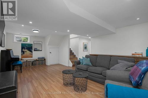 78 Dundonald Street, Barrie, ON - Indoor Photo Showing Living Room