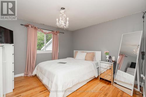 9 Fagan Drive, Halton Hills, ON - Indoor Photo Showing Bedroom