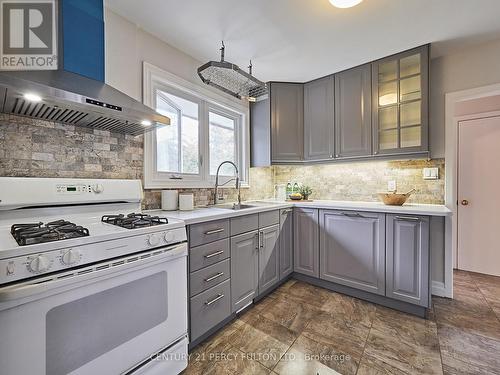 36 Cresser Avenue, Whitby, ON - Indoor Photo Showing Kitchen
