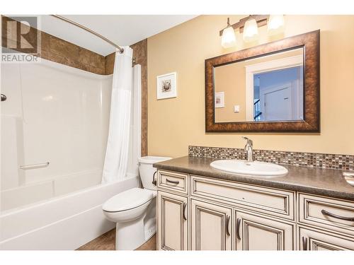 69 Swallows Place, Vernon, BC - Indoor Photo Showing Bathroom