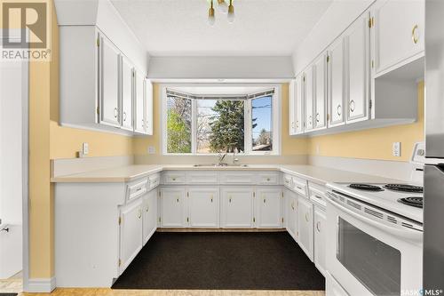 3812 Van Horne Avenue, Regina, SK - Indoor Photo Showing Kitchen