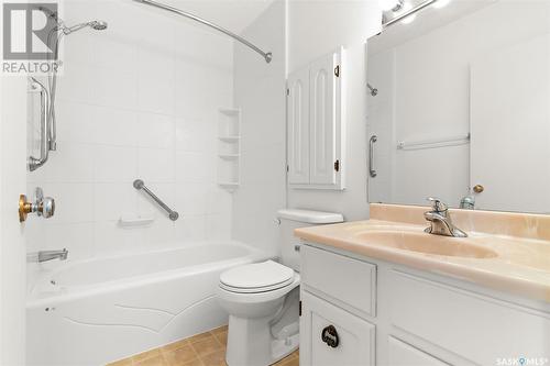 3812 Van Horne Avenue, Regina, SK - Indoor Photo Showing Bathroom