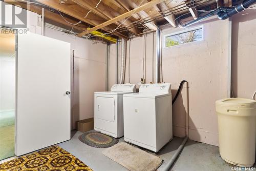 3812 Van Horne Avenue, Regina, SK - Indoor Photo Showing Laundry Room
