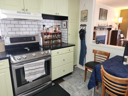 275 Silver Avenue S, Greenwood, BC - Indoor Photo Showing Kitchen