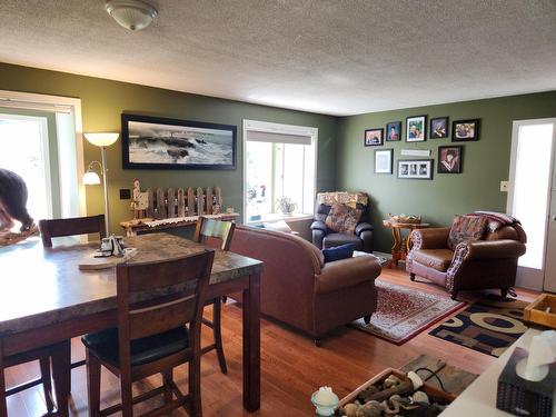 275 Silver Avenue S, Greenwood, BC - Indoor Photo Showing Living Room