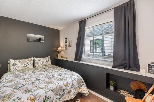 406 Second Street, Nelson, BC - Indoor Photo Showing Bedroom