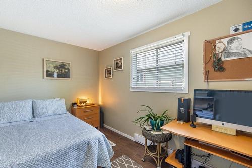 406 Second Street, Nelson, BC - Indoor Photo Showing Bedroom