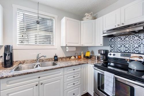 406 Second Street, Nelson, BC - Indoor Photo Showing Kitchen With Double Sink