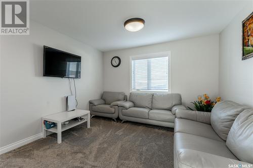 4825 Keller Avenue, Regina, SK - Indoor Photo Showing Living Room