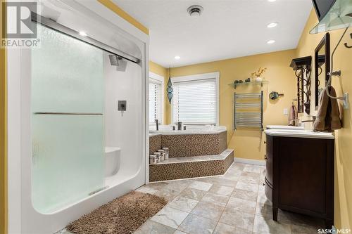 966 Tatanka Drive, Buffalo Pound Lake, SK - Indoor Photo Showing Bathroom