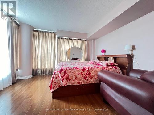 605 - 18 Valley Woods Road, Toronto, ON - Indoor Photo Showing Bedroom