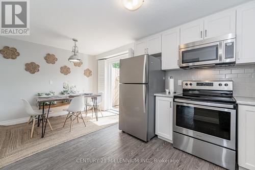 118 Sanderson Drive, Guelph, ON - Indoor Photo Showing Kitchen