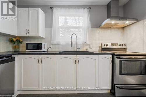 67 West Street N, Thorold, ON - Indoor Photo Showing Kitchen