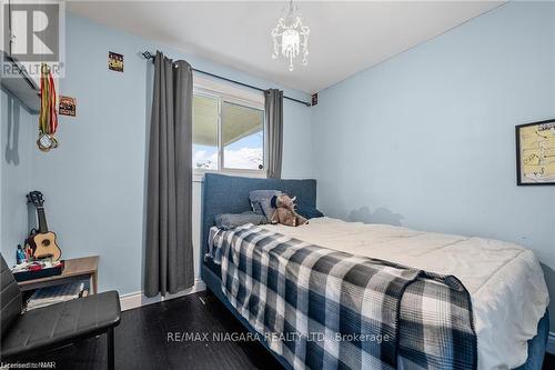 67 West Street N, Thorold, ON - Indoor Photo Showing Bedroom