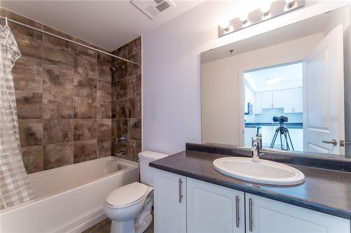 2490 Old Bronte Road|Unit #521, Oakville, ON - Indoor Photo Showing Bathroom