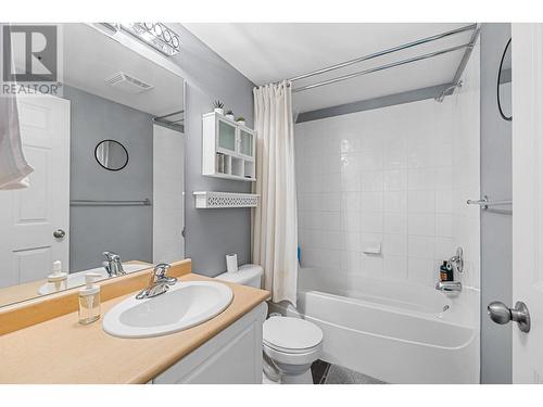 1088 Sunset Drive Unit# 546, Kelowna, BC - Indoor Photo Showing Bathroom