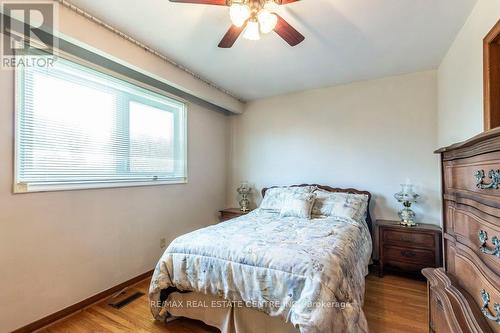 2485 Privet Crescent, Mississauga, ON - Indoor Photo Showing Bedroom