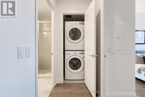 113 - 293 The Kingsway, Toronto, ON - Indoor Photo Showing Laundry Room