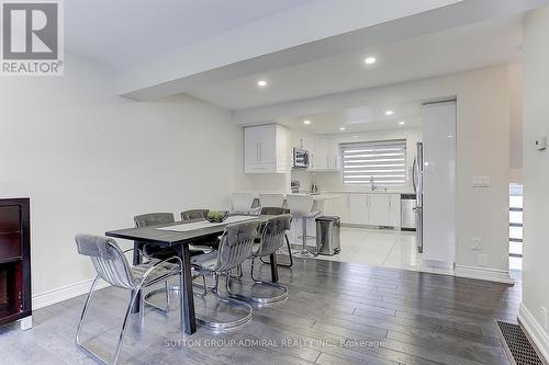52 Chabad Gate, Vaughan, ON - Indoor Photo Showing Kitchen With Upgraded Kitchen