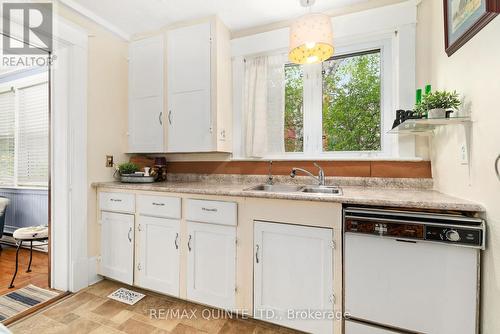 290 William Street, Belleville, ON - Indoor Photo Showing Kitchen With Double Sink