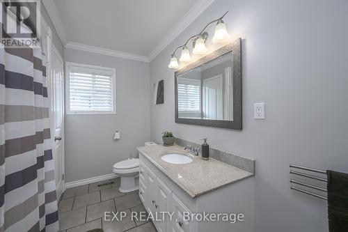 15 Bowcott Cres, London, ON - Indoor Photo Showing Bathroom