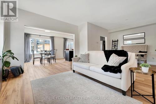 26 George Brier Drive W, Brant, ON - Indoor Photo Showing Living Room