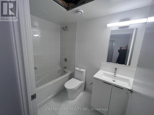 513 - 121 St Patrick Street, Toronto, ON - Indoor Photo Showing Bathroom