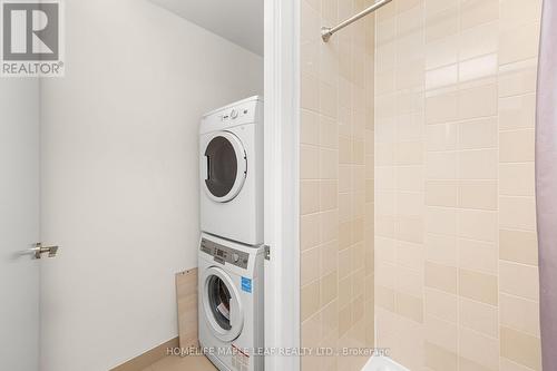 426 - 52 Forest Manor Road, Toronto, ON - Indoor Photo Showing Laundry Room