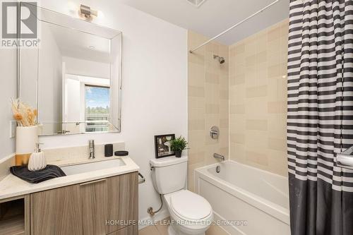 426 - 52 Forest Manor Road, Toronto, ON - Indoor Photo Showing Bathroom