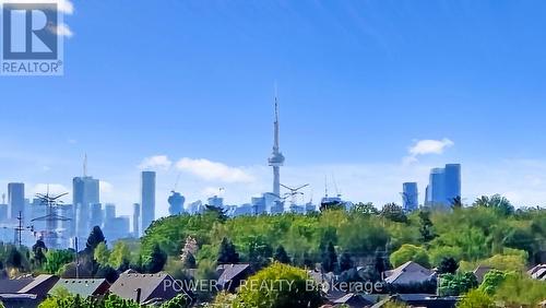 723 - 2 David Eyer Road, Richmond Hill, ON - Outdoor With View