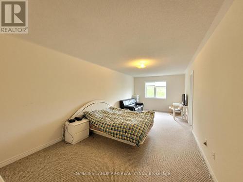 16 - 56 North Lake Road, Richmond Hill, ON - Indoor Photo Showing Bedroom