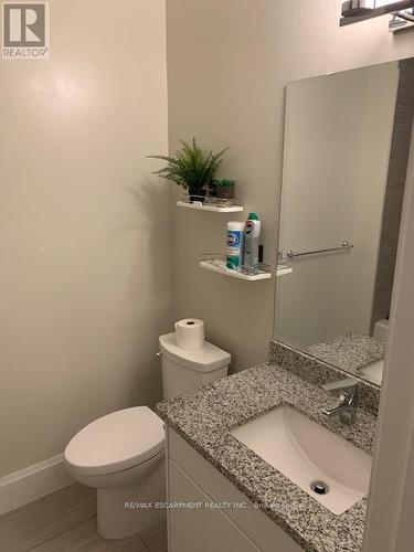Lph5 - 112 King Street E, Hamilton, ON - Indoor Photo Showing Bathroom