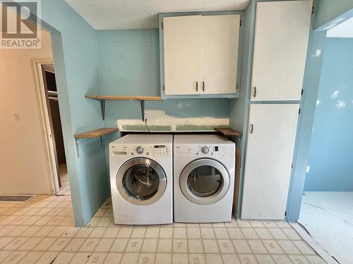 2322 Gorder Road, Quesnel, BC - Indoor Photo Showing Laundry Room