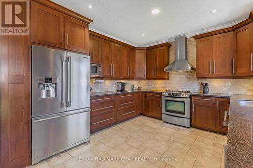 16 Spencer Drive, Barrie, ON - Indoor Photo Showing Kitchen