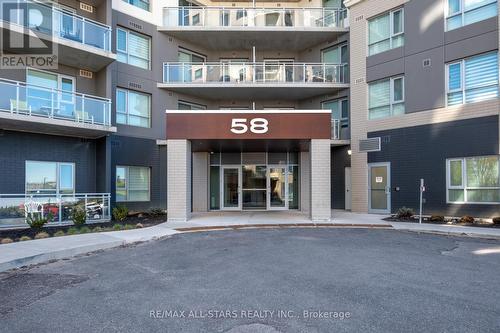 809 - 58 Lakeside Terrace, Barrie, ON - Outdoor With Balcony