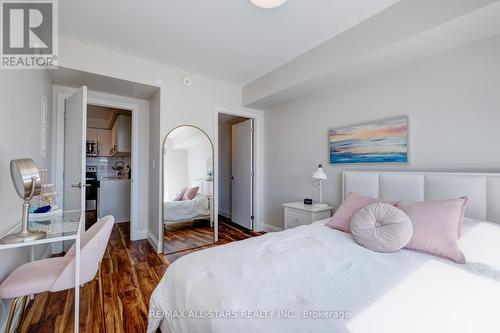 809 - 58 Lakeside Terrace, Barrie, ON - Indoor Photo Showing Bedroom