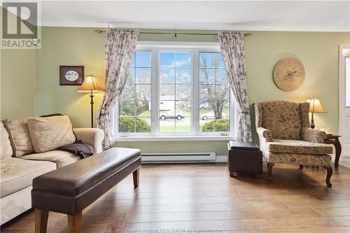305 Trunk Rd, Riverview, NB - Indoor Photo Showing Living Room