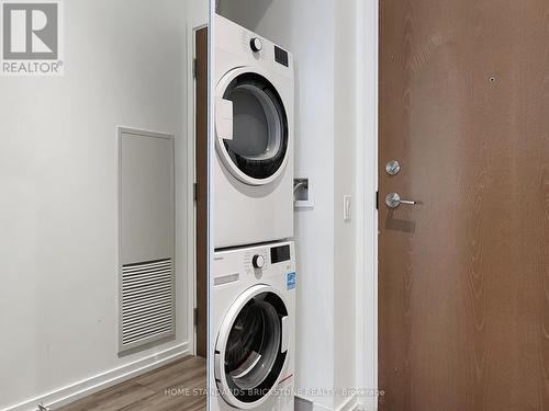 309 - 1000 Portage Parkway, Vaughan, ON - Indoor Photo Showing Laundry Room