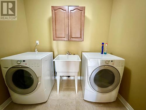 3226 Alpaca Avenue, Mississauga, ON - Indoor Photo Showing Laundry Room