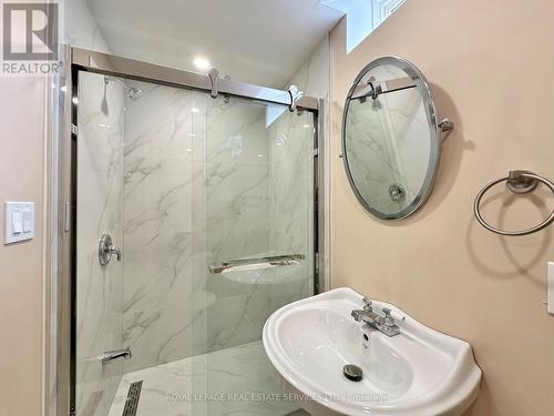 3226 Alpaca Avenue, Mississauga, ON - Indoor Photo Showing Bathroom