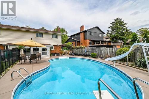 10 D'Everardo Drive, Pelham, ON - Outdoor With In Ground Pool With Backyard With Exterior