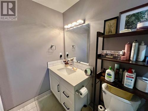 8209 18A Street, Dawson Creek, BC - Indoor Photo Showing Bathroom