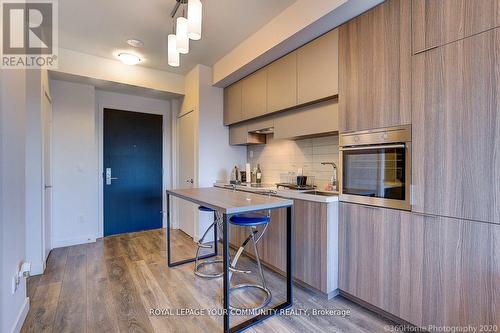 4504 - 8 Eglinton Avenue, Toronto, ON - Indoor Photo Showing Kitchen