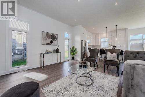 540 Nathalie Crescent, Kitchener, ON - Indoor Photo Showing Living Room