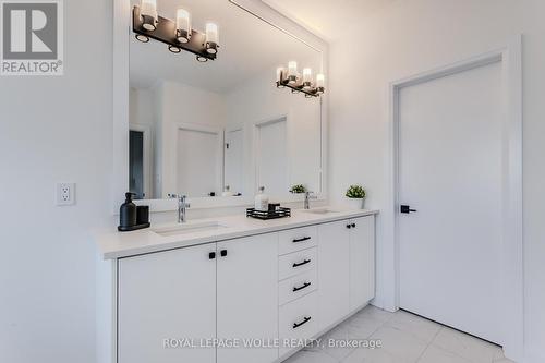 540 Nathalie Crescent, Kitchener, ON - Indoor Photo Showing Bathroom