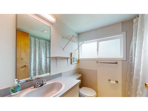 226 Crerar Street, Kimberley, BC - Indoor Photo Showing Bathroom