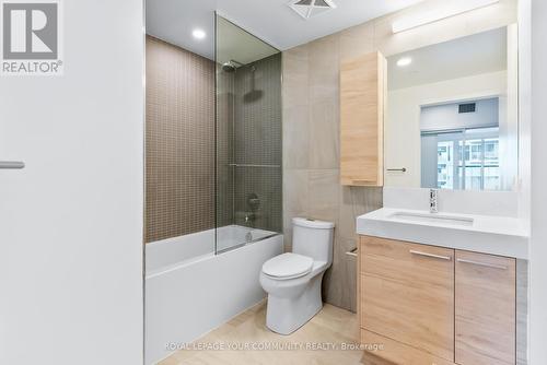 510 - 200 Redpath Avenue, Toronto, ON - Indoor Photo Showing Bathroom